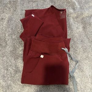 Figs Burgundy Scrub Set
